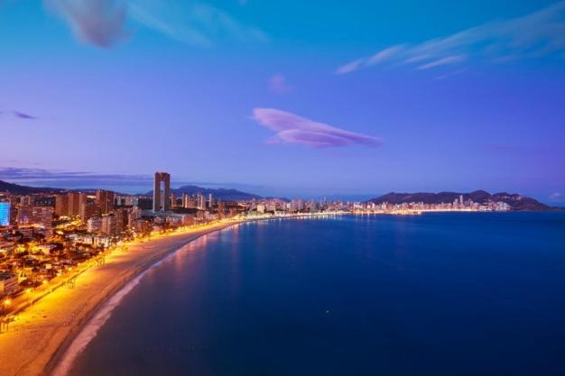 Sunset Waves Benidorm By Mar Holidays ภายนอก รูปภาพ